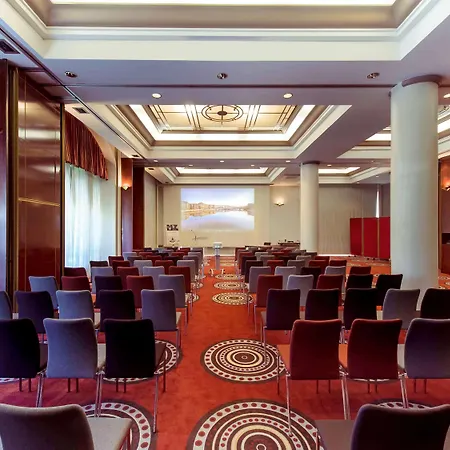 Mercure Centre Chateau Perrache 4*