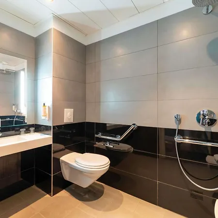 Hotel Mercure Centre Château Perrache 4*