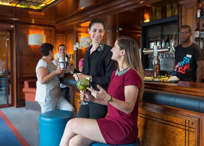 Mercure Centre Chateau Perrache Hotel 4*