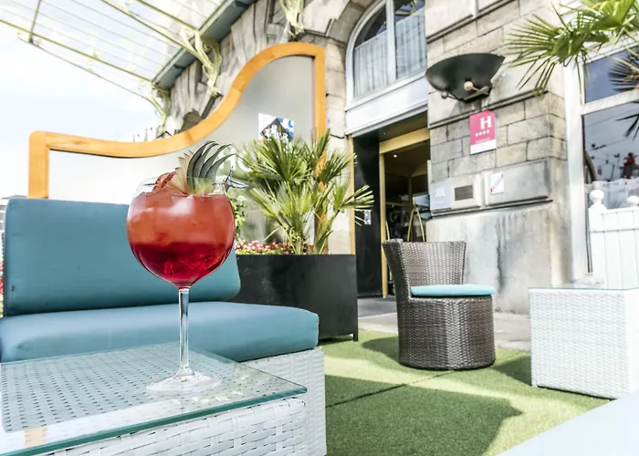 Hotel Mercure Centre Château Perrache 4*