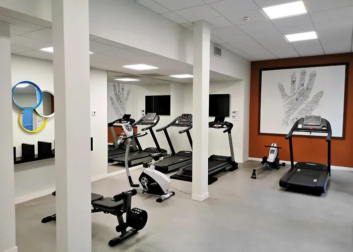 Hotel Mercure Centre Château Perrache 4*